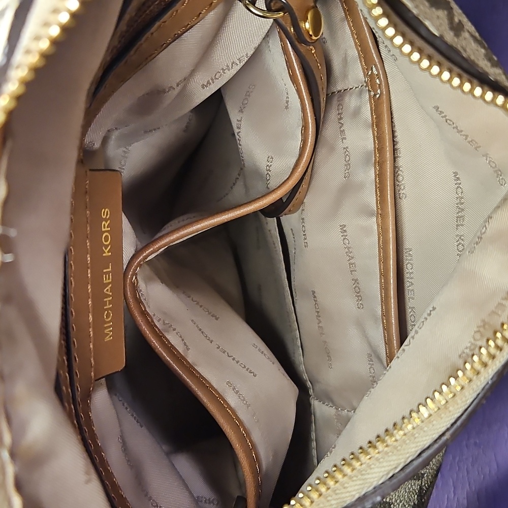 Rare Michael Kors Cream and Brown Logo Bag - Picture 14 of 16